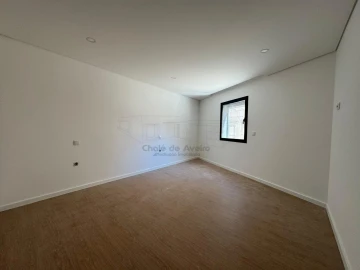 Apartamento T1 para Venda em Esgueira