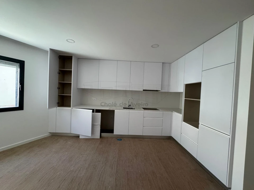 Apartamento T1 para Venda em Esgueira Foto 3