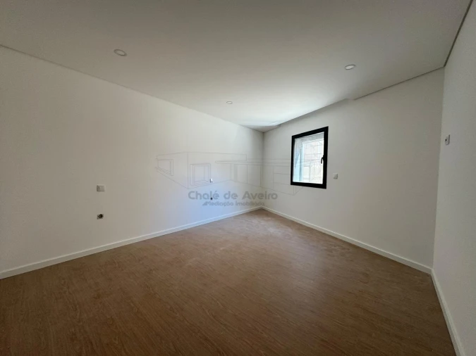 Apartamento T1 para Venda em Esgueira Foto 11