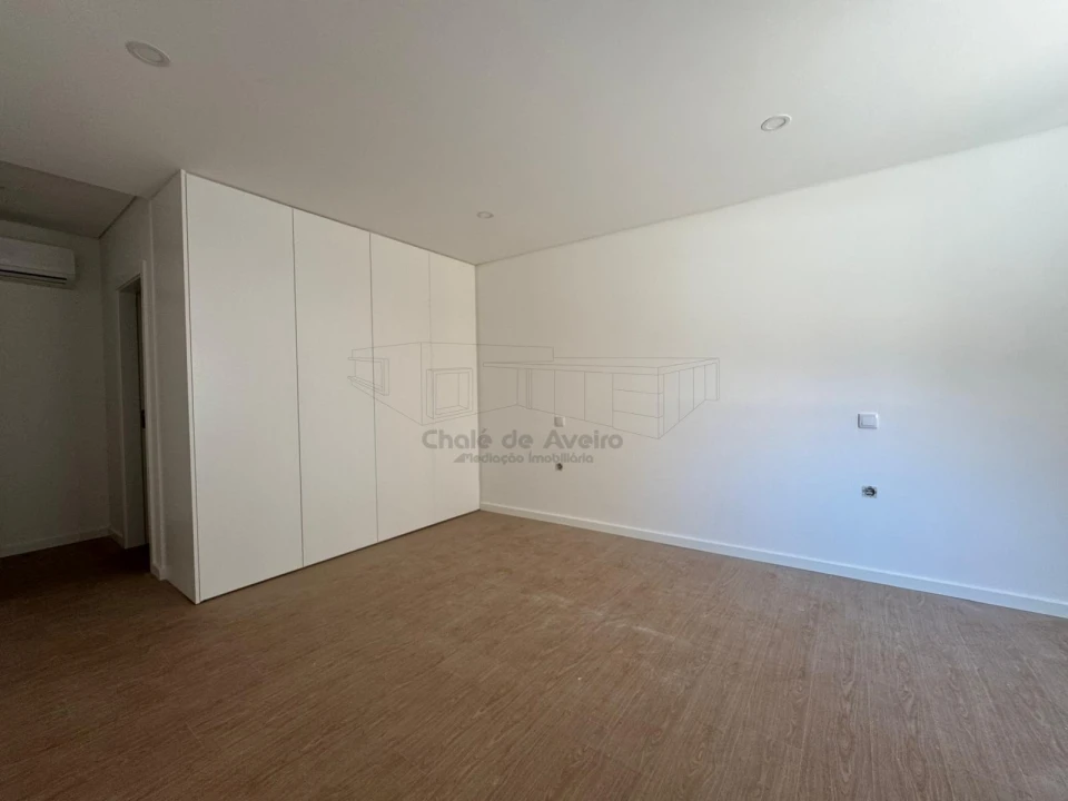 Apartamento T1 para Venda em Esgueira Foto 12