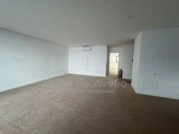 Apartamento T2 para Venda em Esgueira