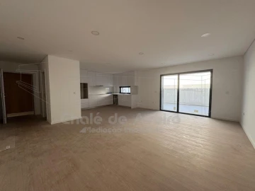 Apartamento T2 para Venda em Esgueira