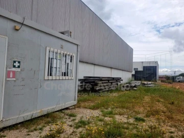 Armazém para Venda em Albergaria-A-Velha e Valmaior
