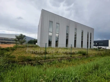 Armazém para Venda em Albergaria-A-Velha e Valmaior