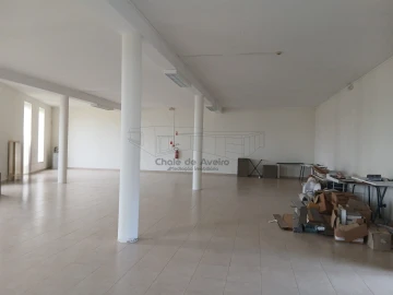 Armazém para Venda em Albergaria-A-Velha e Valmaior