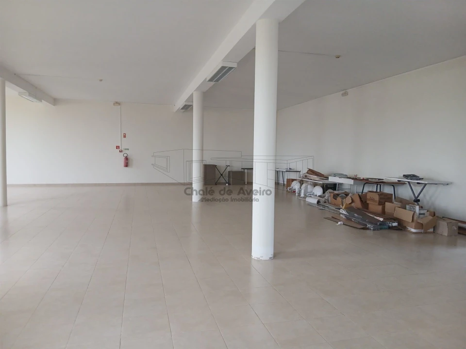 Armazém para Venda em Albergaria-A-Velha e Valmaior Foto 3