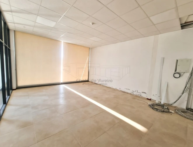 Loja para Arrendamento em Esgueira Foto 9