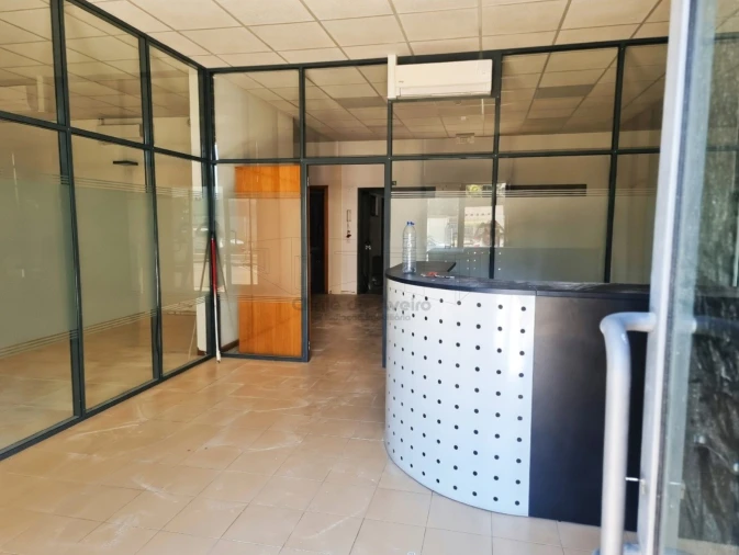 Loja para Arrendamento em Esgueira Foto 4