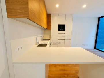 Apartamento T1 para Arrendamento em Glória e Vera Cruz