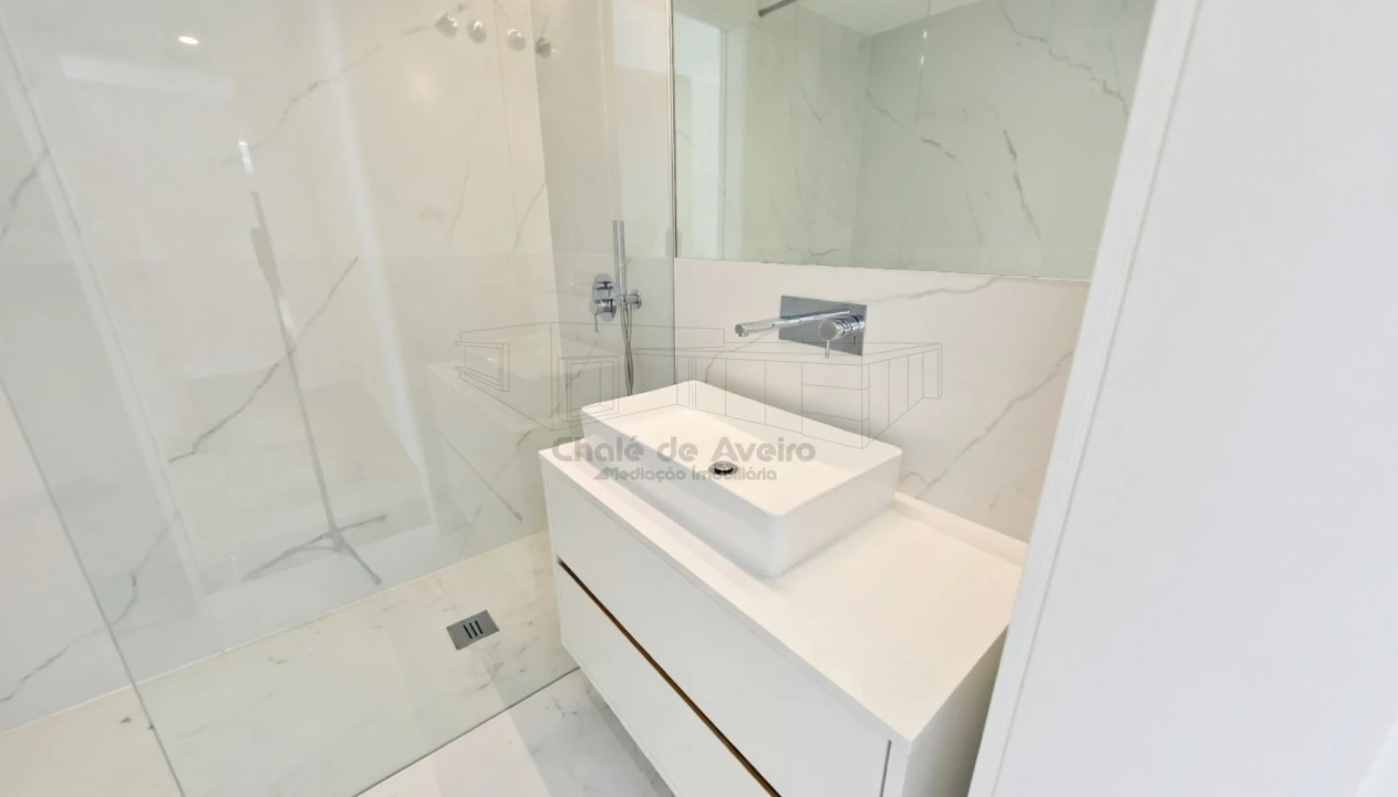 Apartamento T2 para Venda em Glória e Vera Cruz Foto 17