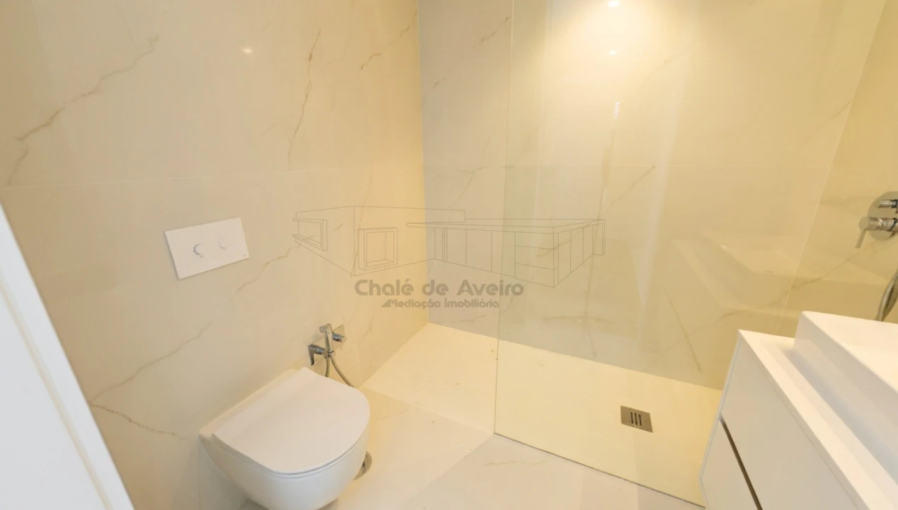 Apartamento T2 para Venda em Glória e Vera Cruz Foto 18