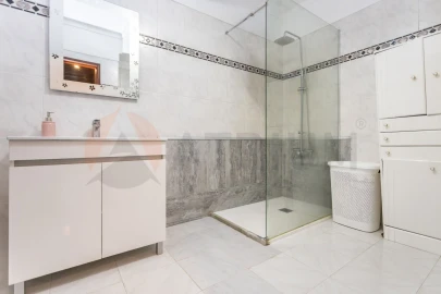 Apartamento T2 para Venda em Setubal (São Sebastião)