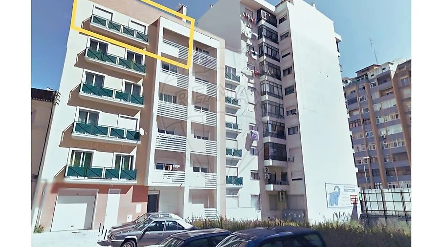 Apartamento T3 para Arrendamento em Agualva e Mira-Sintra