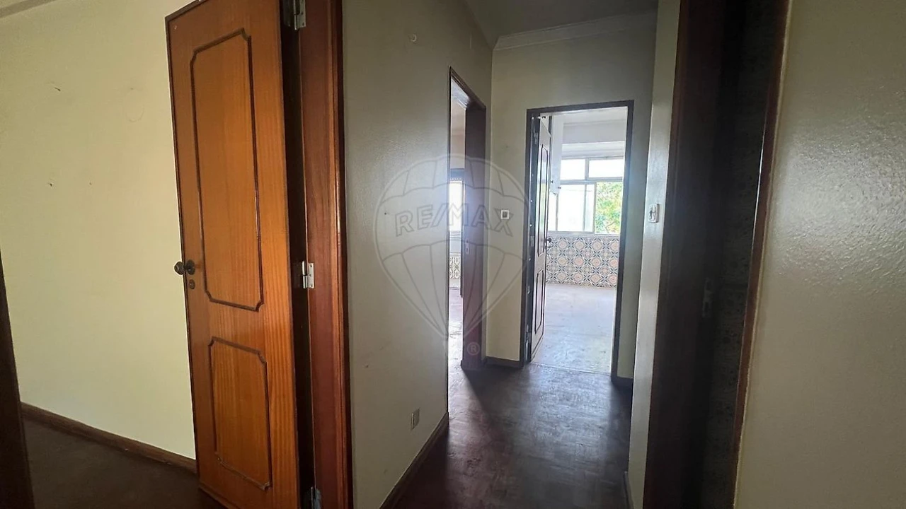 Apartamento T2 para Venda em Águas Livres Foto 1