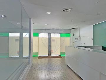 Loja para Arrendamento em Marvila, Ribeira Santarém, São Salvador, São Nicolau
