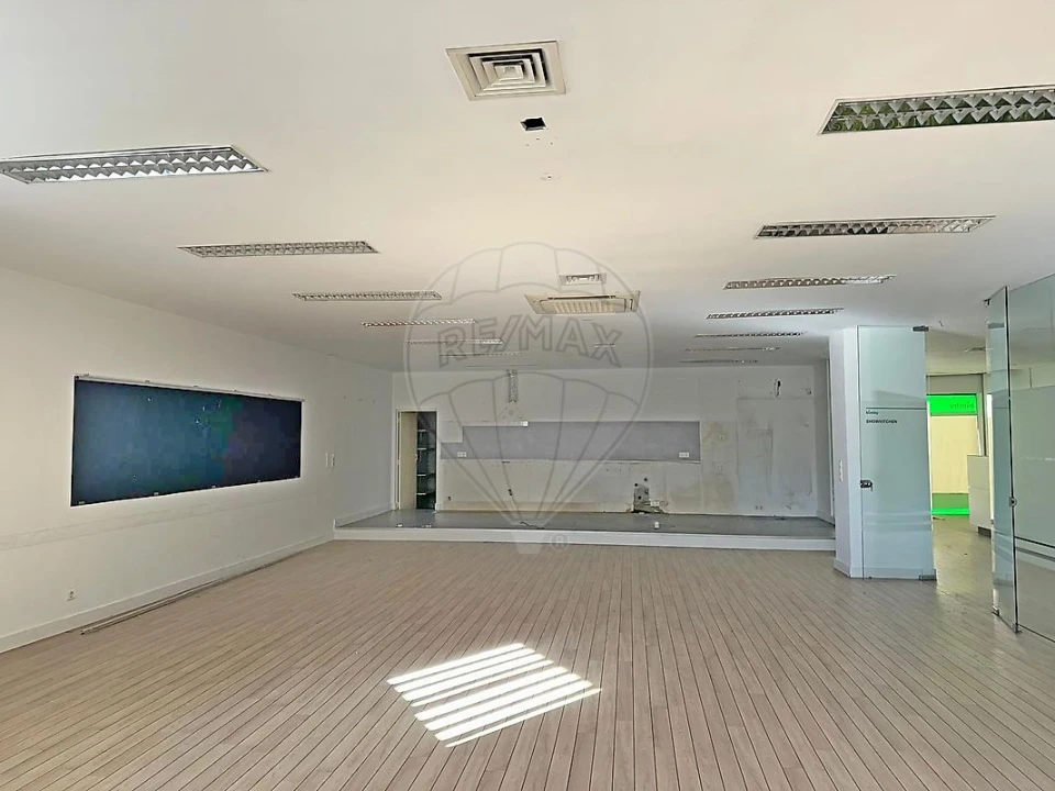 Loja para Arrendamento em Marvila, Ribeira Santarém, São Salvador, São Nicolau Foto 9