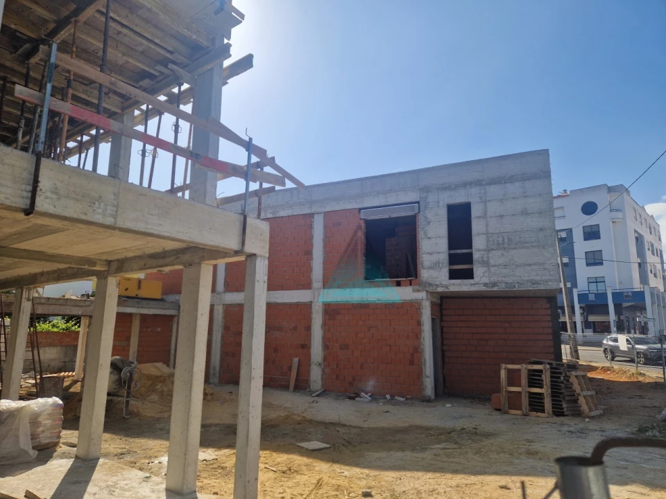Moradia T4 para Venda em Amora Foto 2