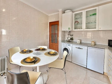 Apartamento T2 para Venda em Santa Marinha e São Pedro da Afurada