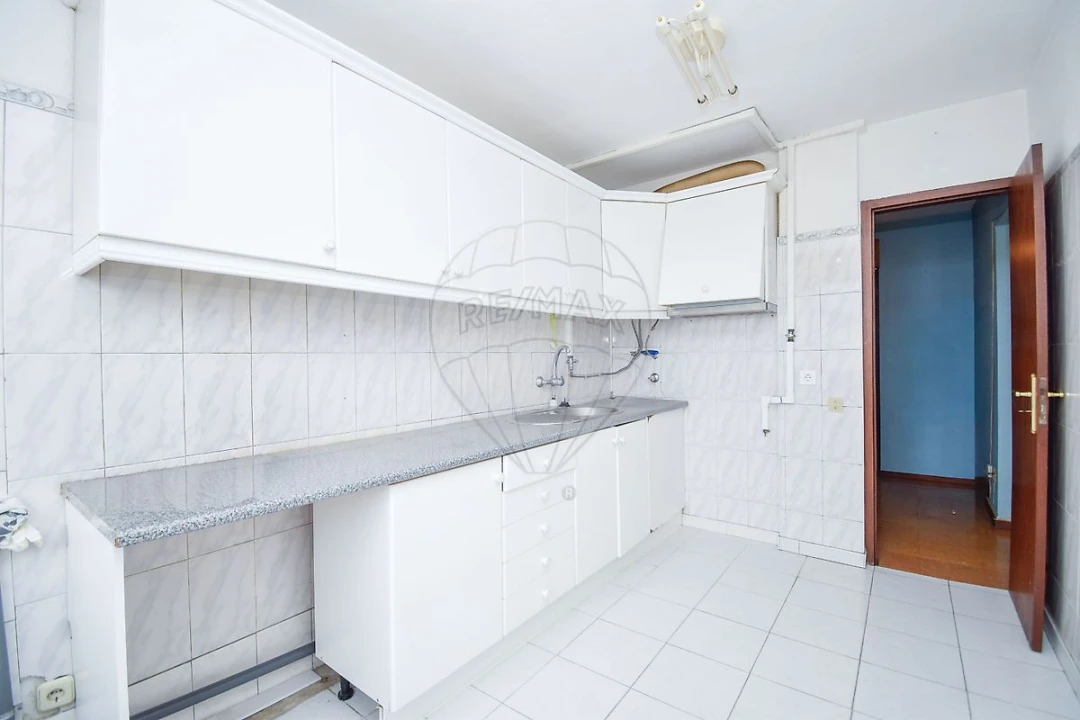 Apartamento T2 para Venda em Corroios Foto 17