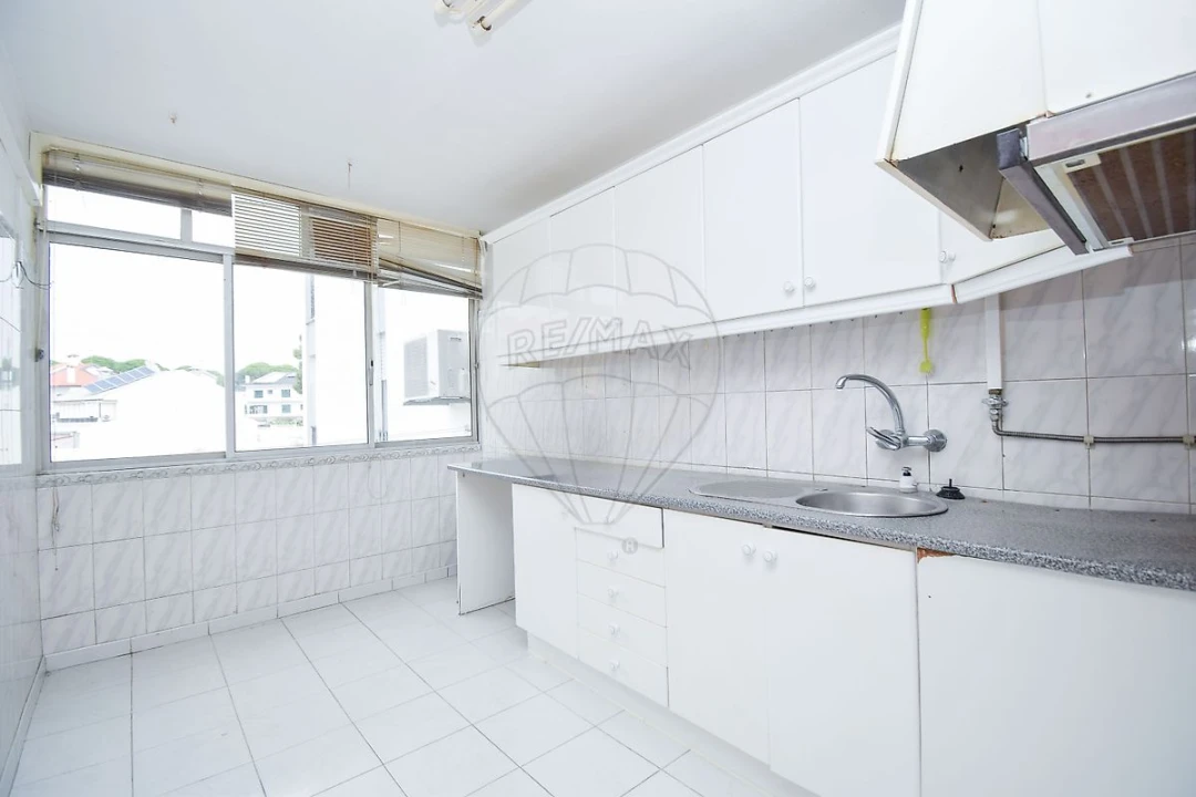Apartamento T2 para Venda em Corroios Foto 15