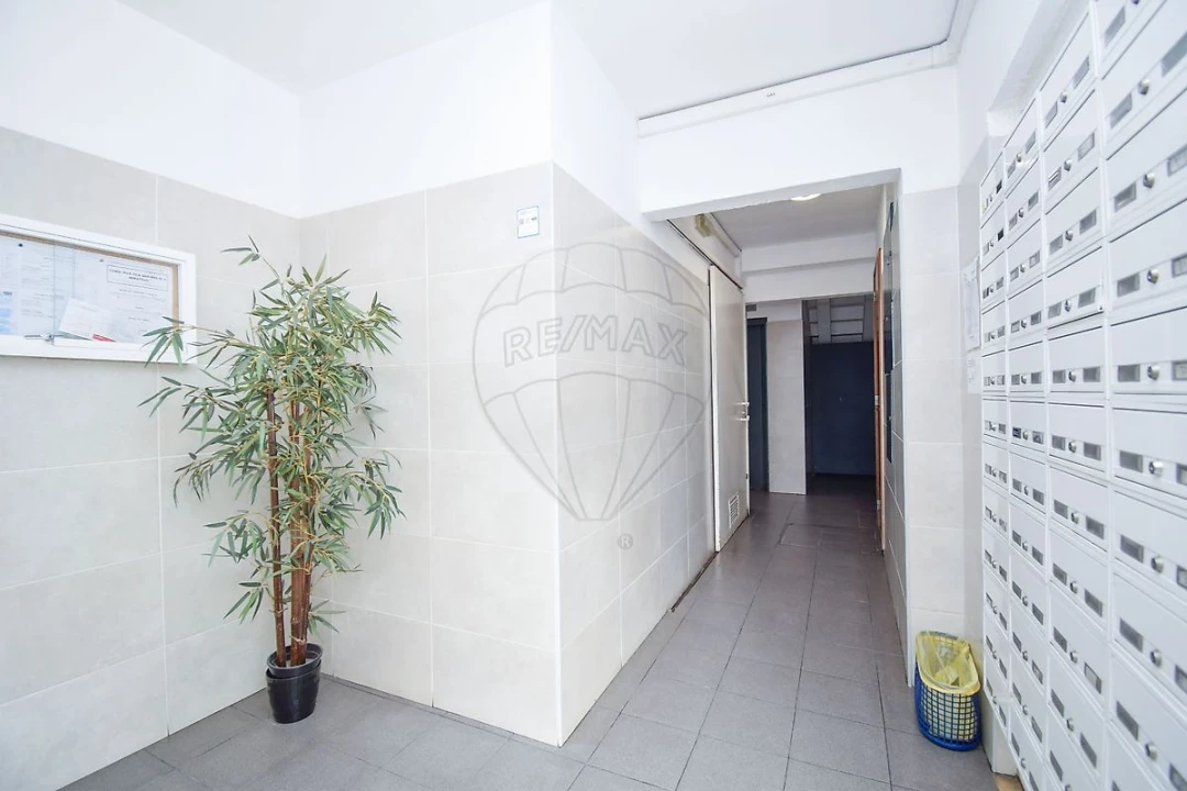 Apartamento T2 para Venda em Corroios Foto 20