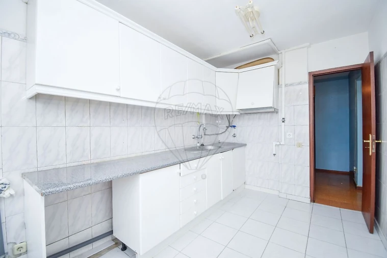 Apartamento T2 para Venda em Corroios Foto 17