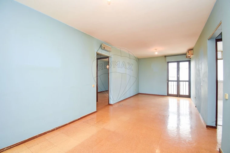 Apartamento T2 para Venda em Corroios Foto 14