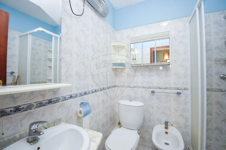 Apartamento T2 para Venda em Corroios Foto 3