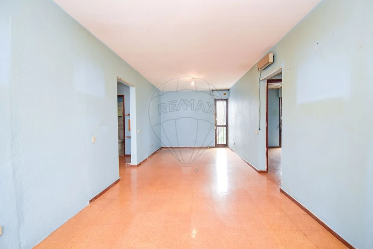 Apartamento T2 para Venda em Corroios Foto 9