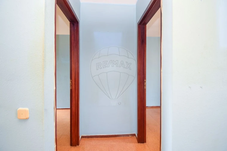 Apartamento T2 para Venda em Corroios Foto 10