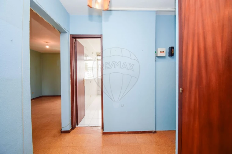 Apartamento T2 para Venda em Corroios Foto 2