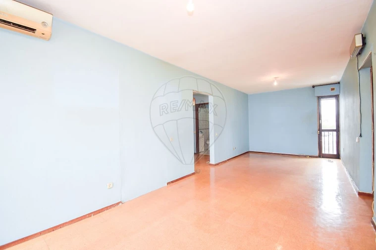 Apartamento T2 para Venda em Corroios Foto 12