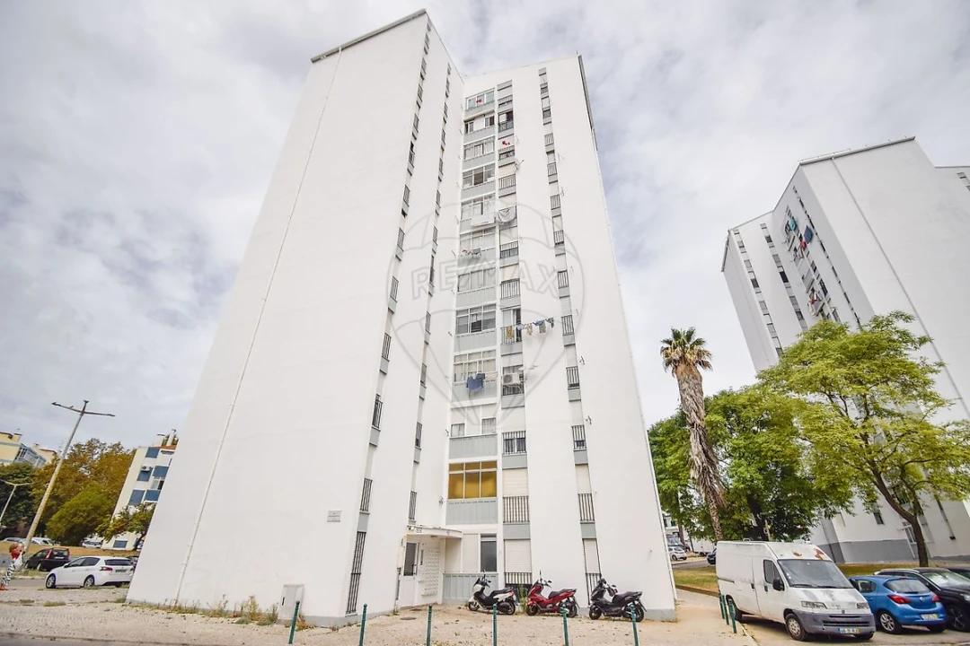 Apartamento T2 para Venda em Corroios Foto 21