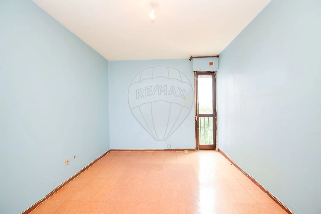 Apartamento T2 para Venda em Corroios Foto 11