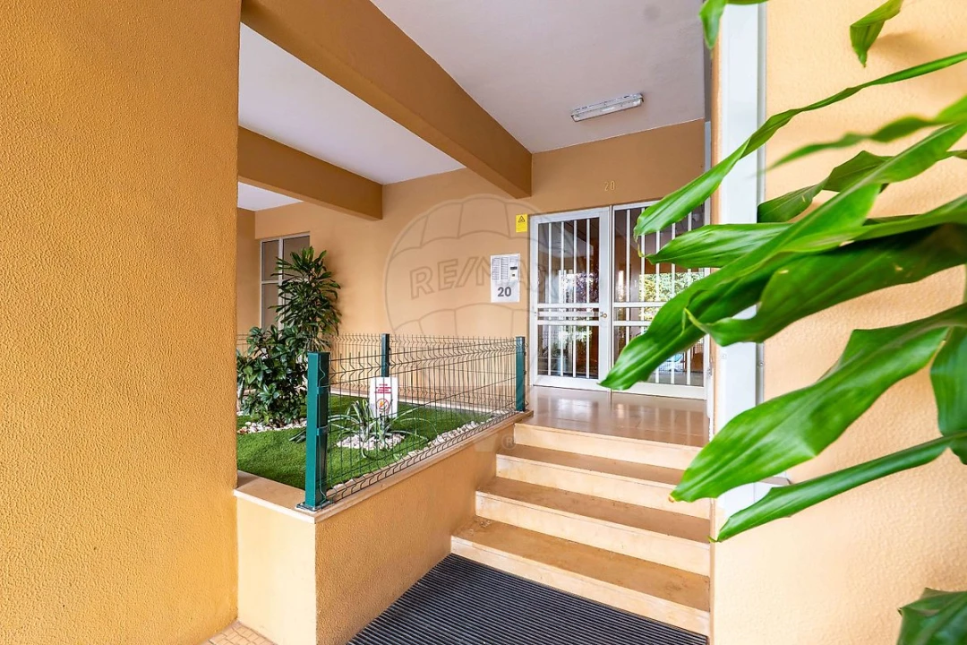 Apartamento T2 para Arrendamento em Encosta do Sol Foto 21