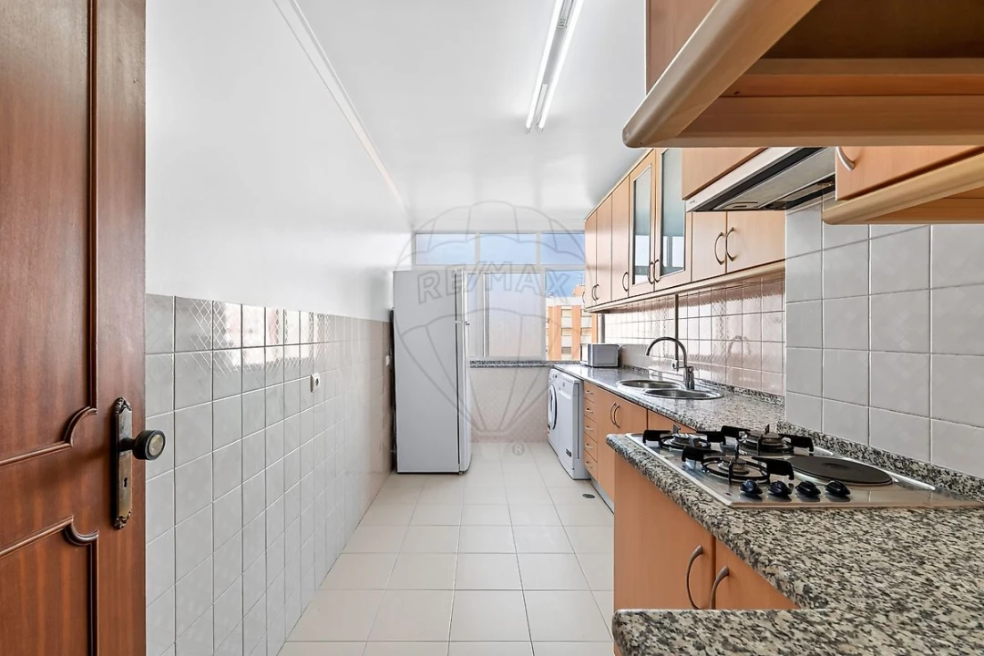 Apartamento T2 para Arrendamento em Encosta do Sol Foto 8