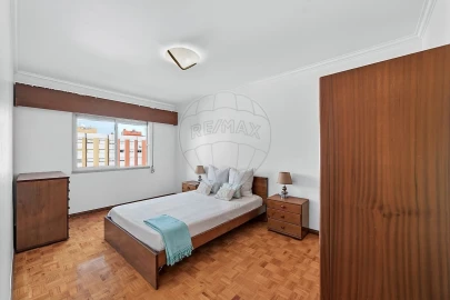 Apartamento T2 para Arrendamento em Encosta do Sol