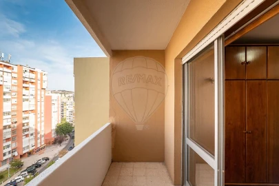Apartamento T2 para Arrendamento em Encosta do Sol