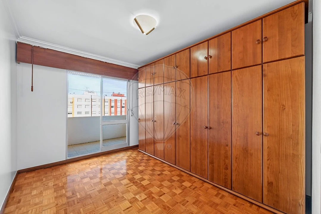 Apartamento T2 para Arrendamento em Encosta do Sol Foto 1