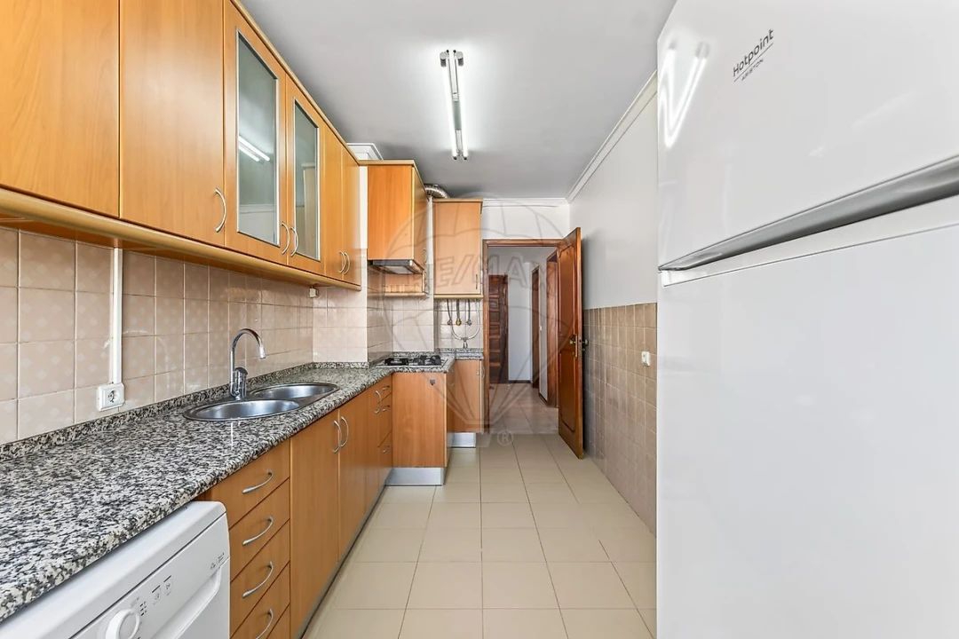 Apartamento T2 para Arrendamento em Encosta do Sol Foto 7