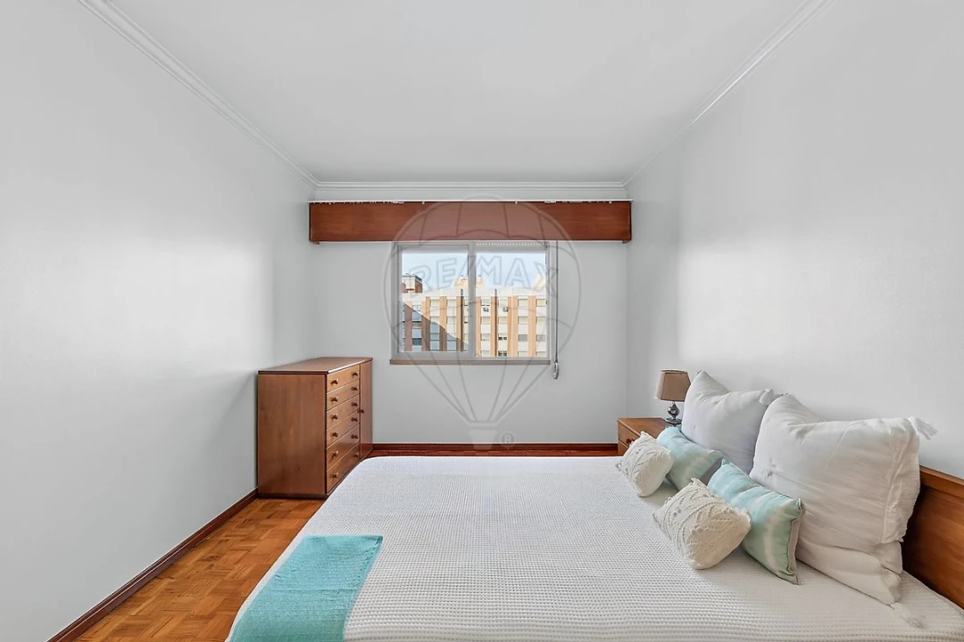 Apartamento T2 para Arrendamento em Encosta do Sol Foto 4