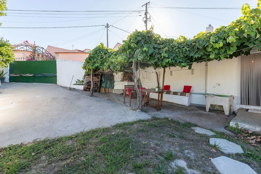 Moradia T2 para Venda em Dois Portos e Runa Foto 21