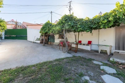 Moradia T2 para Venda em Dois Portos e Runa