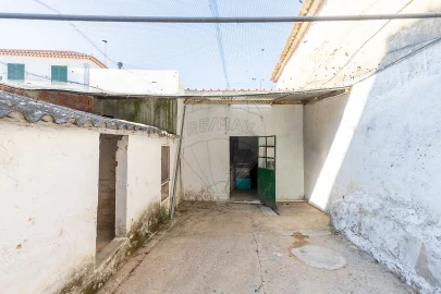 Moradia T2 para Venda em Dois Portos e Runa