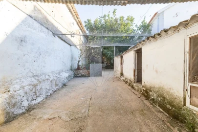 Moradia T2 para Venda em Dois Portos e Runa