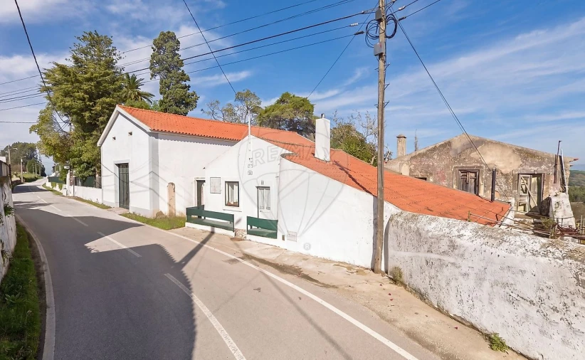 Moradia T2 para Venda em Dois Portos e Runa Foto 26