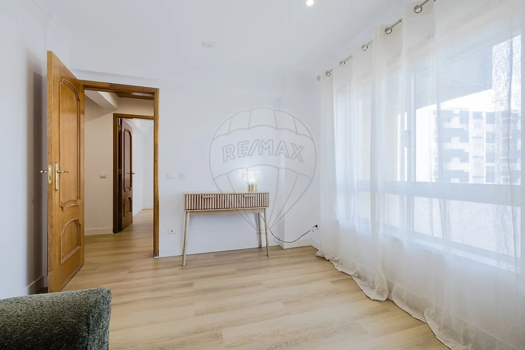 Apartamento T2 para Venda em Carregado e Cadafais Foto 20