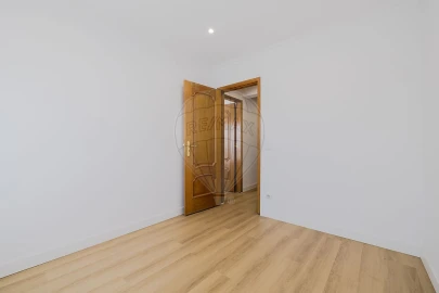 Apartamento T2 para Venda em Carregado e Cadafais