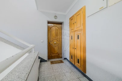 Apartamento T2 para Venda em Carregado e Cadafais