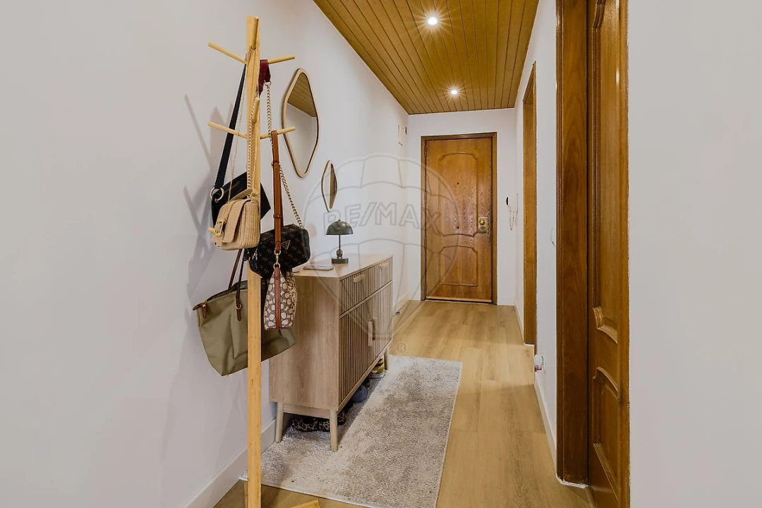 Apartamento T2 para Venda em Carregado e Cadafais Foto 3